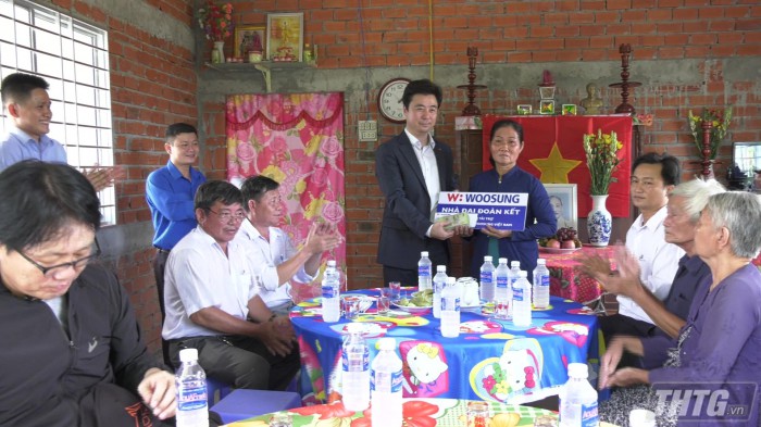 woosung-viet-nam-trao-nha-tu-thien-dai-doan-ket-tai-tien-giang-3