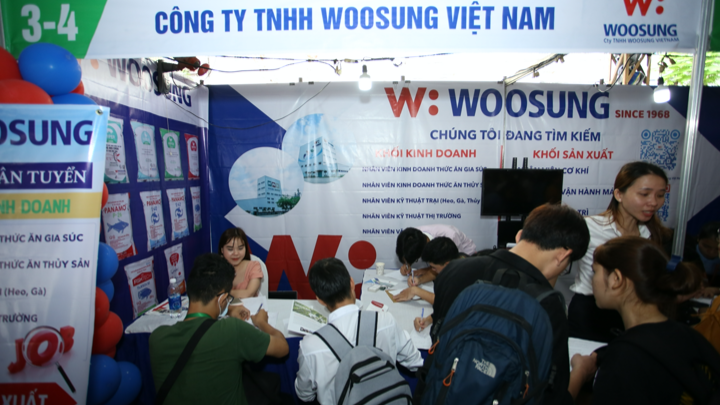 gian-hang-woosung-vietnam-duoc-ung-vien-yeu-thich-1